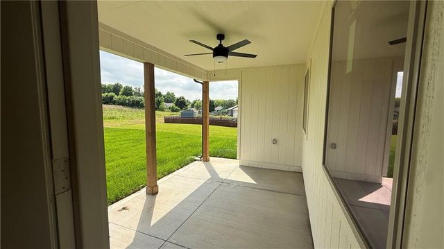 701 SE 21st Street, Oak Grove, MO 64075