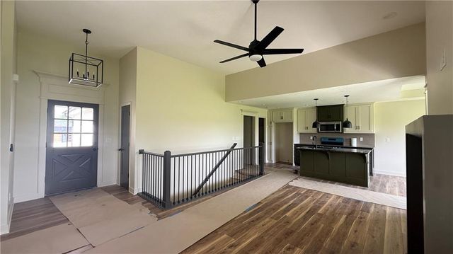 701 SE 21st Street, Oak Grove, MO 64075
