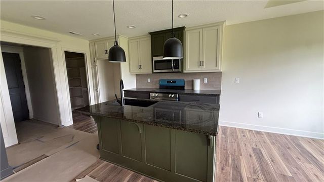 701 SE 21st Street, Oak Grove, MO 64075