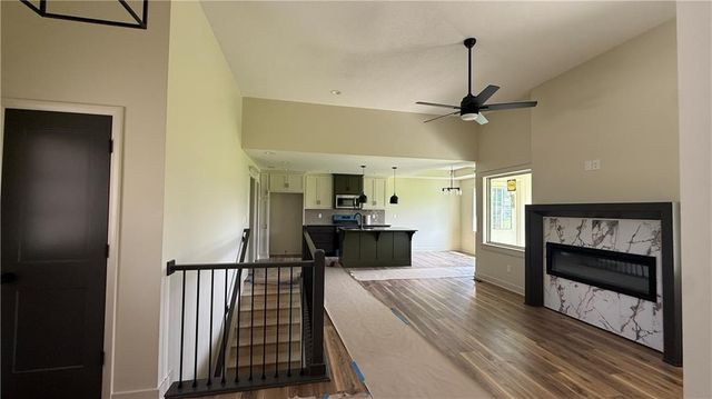 701 SE 21st Street, Oak Grove, MO 64075