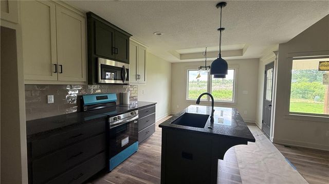 701 SE 21st Street, Oak Grove, MO 64075