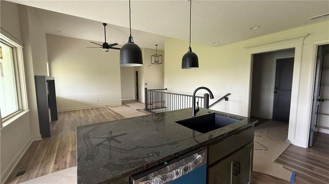 701 SE 21st Street, Oak Grove, MO 64075