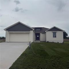 701 SE 21st Street, Oak Grove, MO 64075