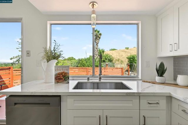 800 Gloucester st, Antioch, CA 94509