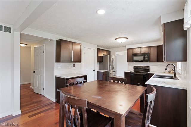 2700 Elizabeth Drive SW, Lordstown, OH 44481