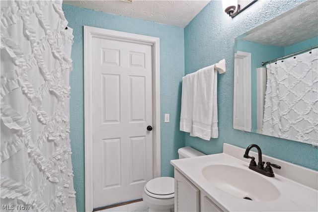 2700 Elizabeth Drive SW, Lordstown, OH 44481