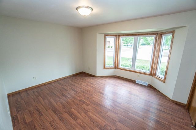 W179N9765 Riversbend CIRCLE W, Germantown, WI 53022