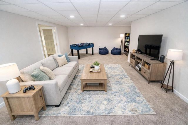 W179N9765 Riversbend CIRCLE W, Germantown, WI 53022