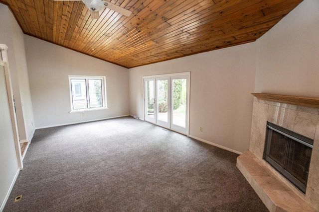 W179N9765 Riversbend CIRCLE W, Germantown, WI 53022