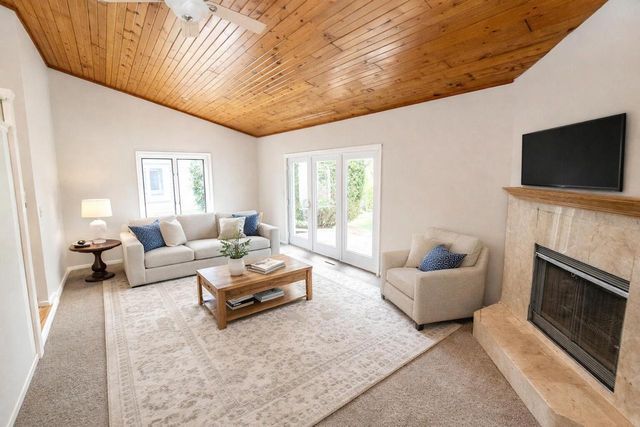 W179N9765 Riversbend CIRCLE W, Germantown, WI 53022