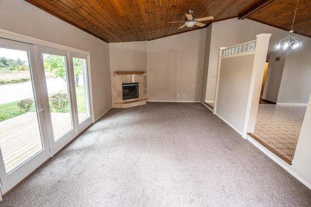 W179N9765 Riversbend CIRCLE W, Germantown, WI 53022