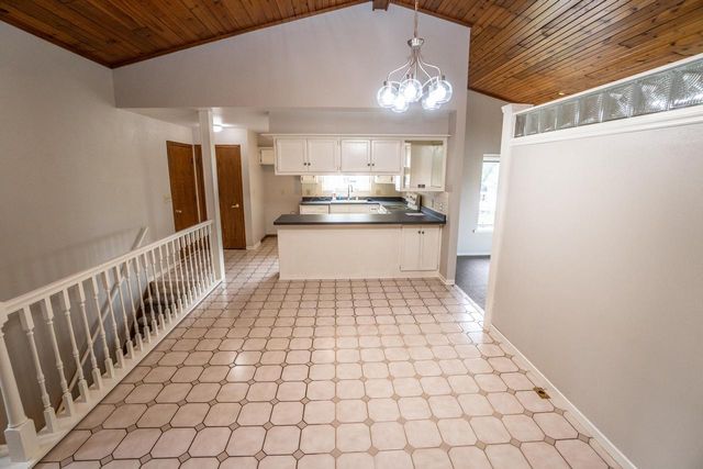 W179N9765 Riversbend CIRCLE W, Germantown, WI 53022