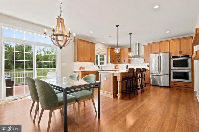 1 BENNETT LN, Newtown, PA 18940