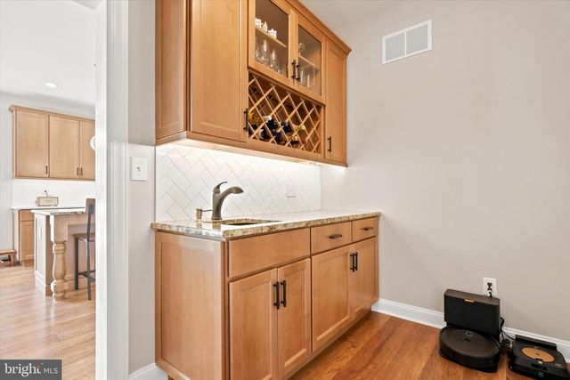 1 BENNETT LN, Newtown, PA 18940