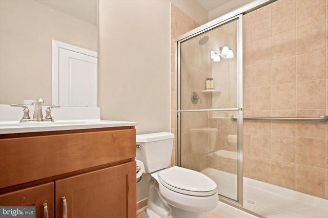 1 BENNETT LN, Newtown, PA 18940