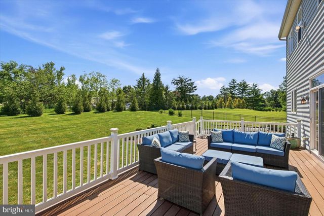 1 BENNETT LN, Newtown, PA 18940