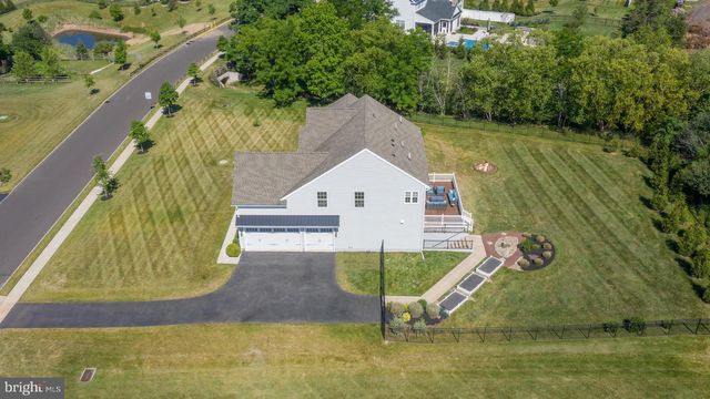 1 BENNETT LN, Newtown, PA 18940