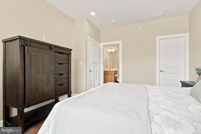 1 BENNETT LN, Newtown, PA 18940