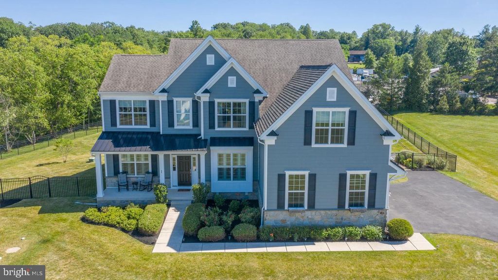 1 BENNETT LN, Newtown, PA 18940