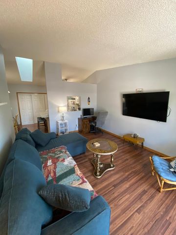 1060 Pond View Court, Vadnais Heights, MN 55127