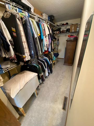 1060 Pond View Court, Vadnais Heights, MN 55127