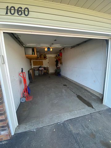 1060 Pond View Court, Vadnais Heights, MN 55127