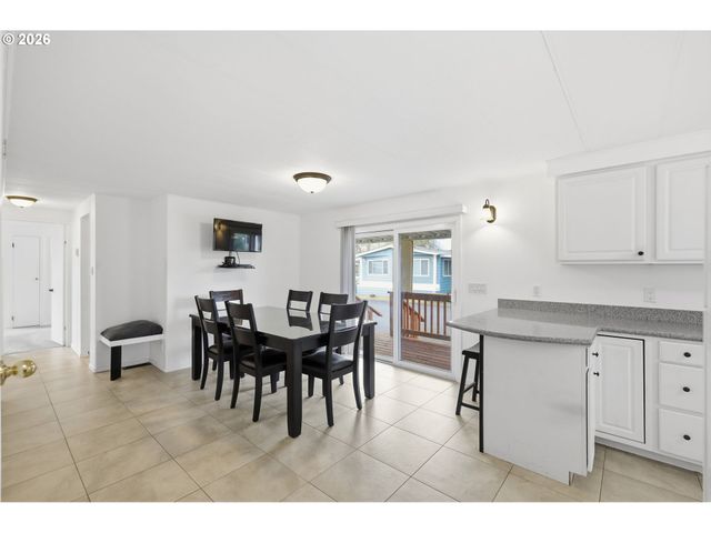 1800 LAKEWOOD Ct 134, Eugene, OR 97402