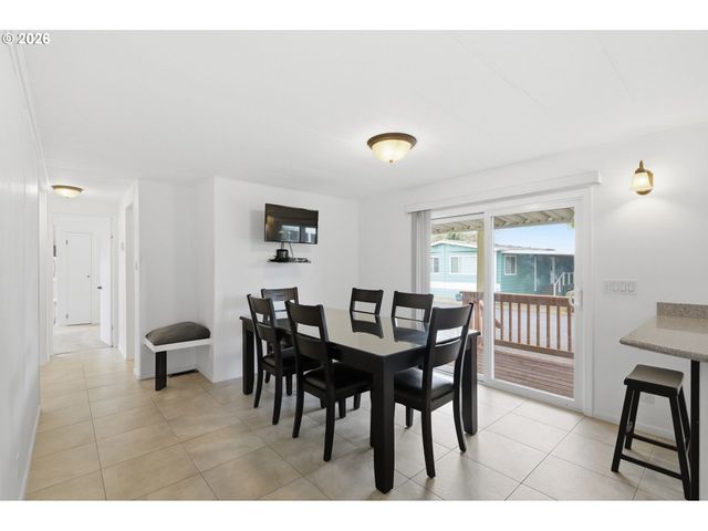 1800 LAKEWOOD Ct 134, Eugene, OR 97402