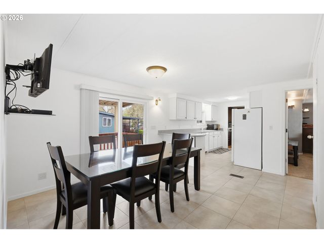 1800 LAKEWOOD Ct 134, Eugene, OR 97402