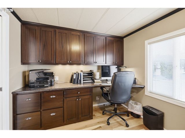 1800 LAKEWOOD Ct 134, Eugene, OR 97402