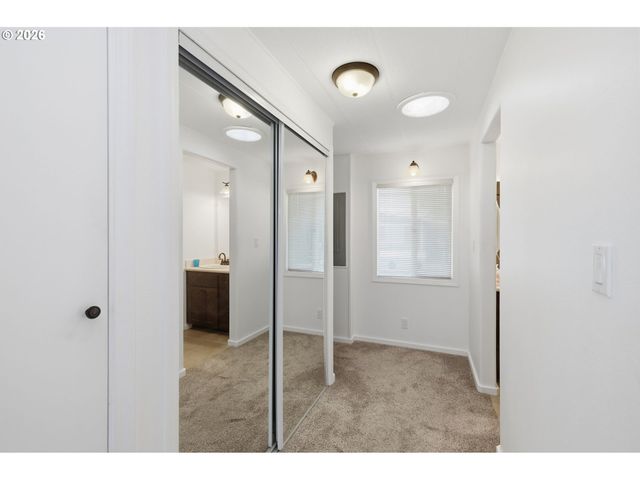 1800 LAKEWOOD Ct 134, Eugene, OR 97402