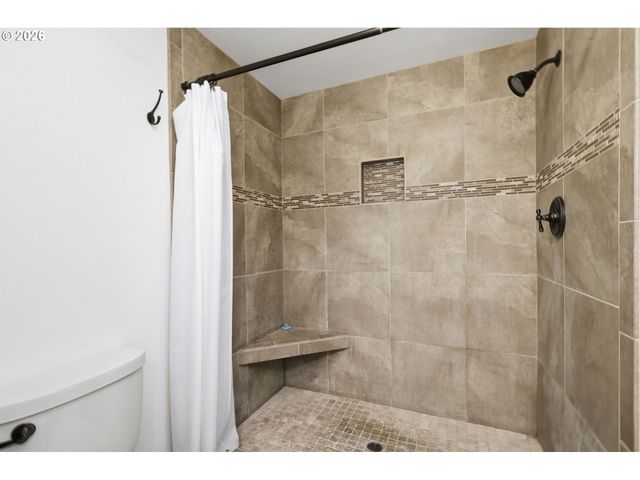 1800 LAKEWOOD Ct 134, Eugene, OR 97402