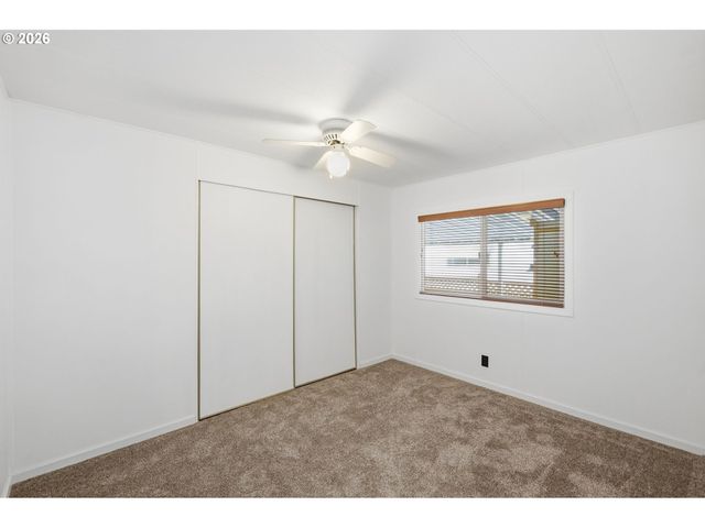 1800 LAKEWOOD Ct 134, Eugene, OR 97402