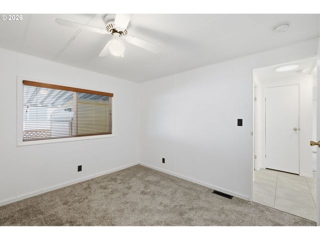 1800 LAKEWOOD Ct 134, Eugene, OR 97402