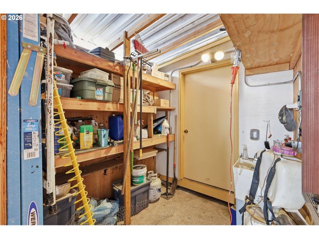 1800 LAKEWOOD Ct 134, Eugene, OR 97402