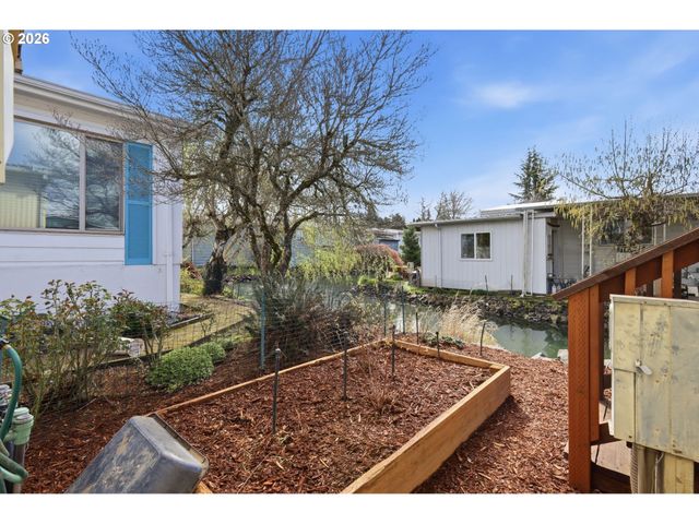 1800 LAKEWOOD Ct 134, Eugene, OR 97402