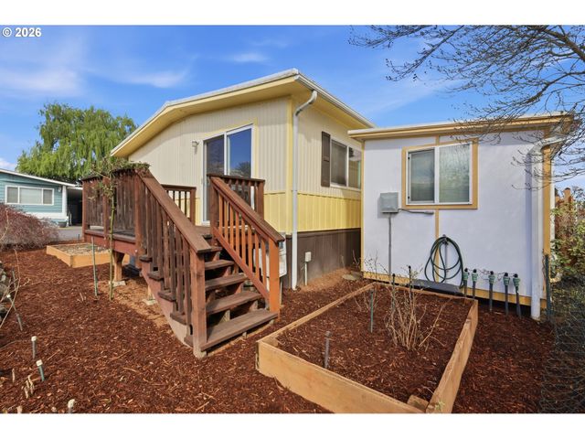 1800 LAKEWOOD Ct 134, Eugene, OR 97402