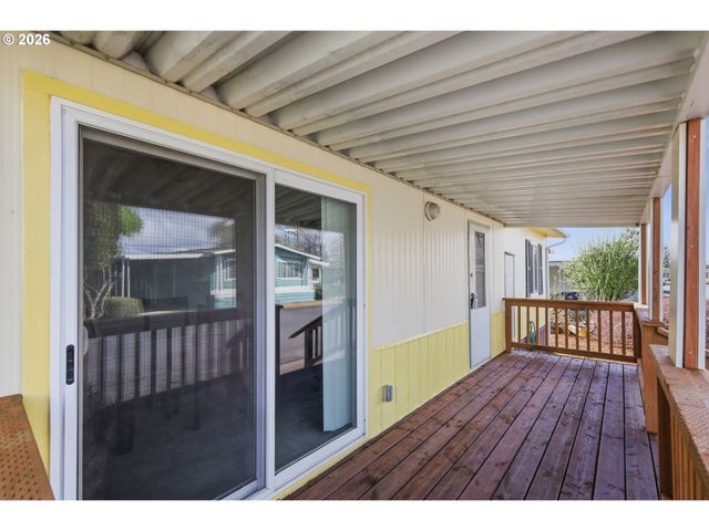 1800 LAKEWOOD Ct 134, Eugene, OR 97402