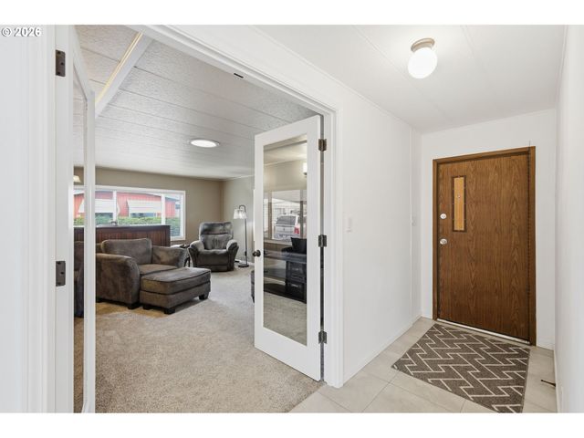 1800 LAKEWOOD Ct 134, Eugene, OR 97402