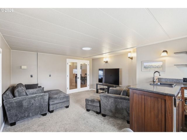 1800 LAKEWOOD Ct 134, Eugene, OR 97402