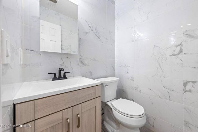 15 Twain Court, Freehold, NJ 07728