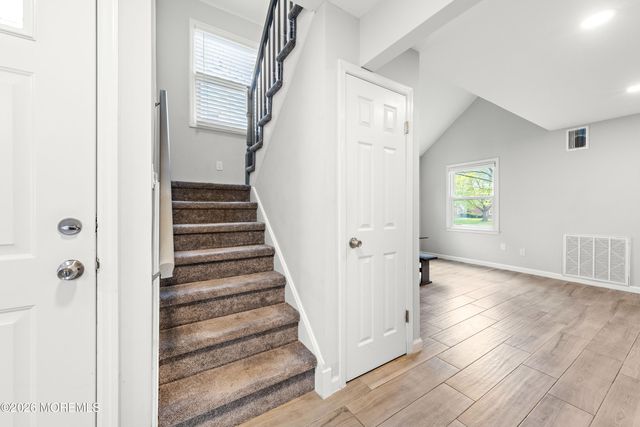 15 Twain Court, Freehold, NJ 07728