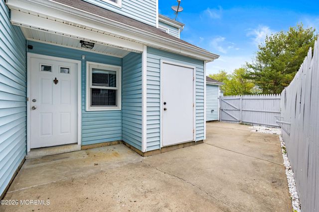 15 Twain Court, Freehold, NJ 07728