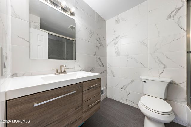 15 Twain Court, Freehold, NJ 07728