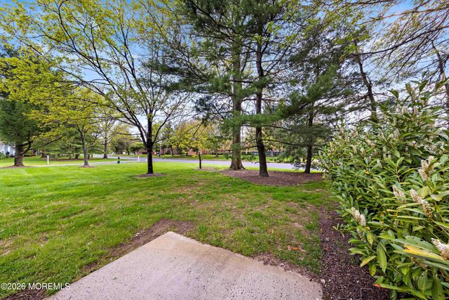 15 Twain Court, Freehold, NJ 07728