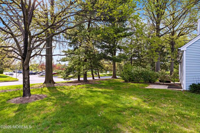 15 Twain Court, Freehold, NJ 07728