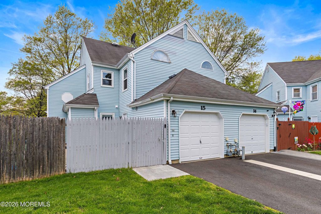 15 Twain Court, Freehold, NJ 07728