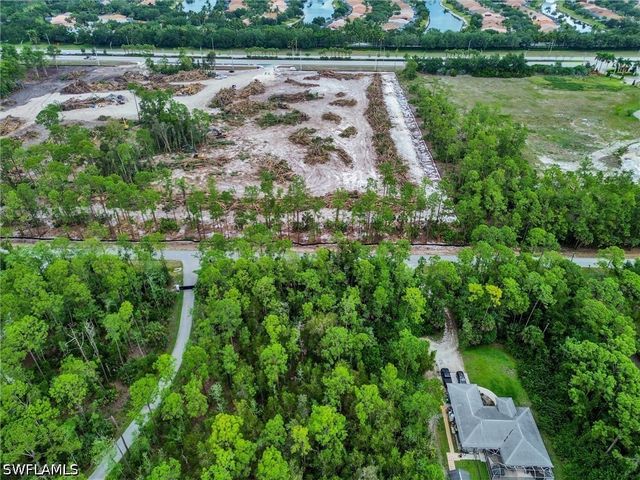 5040 CHERRY WOOD DR, Naples, FL 34119