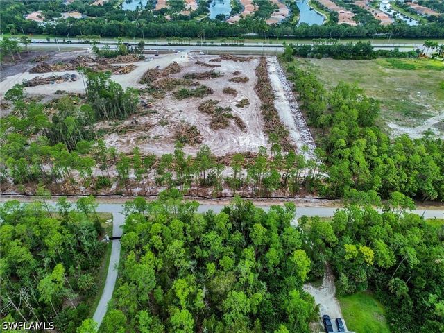 5040 CHERRY WOOD DR, Naples, FL 34119