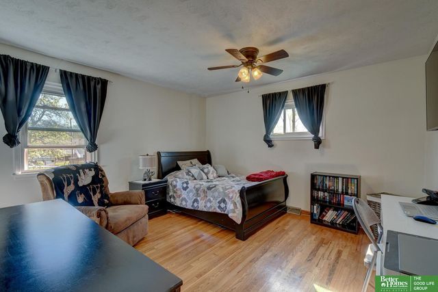 8812 Valley View Drive, La Vista, NE 68128